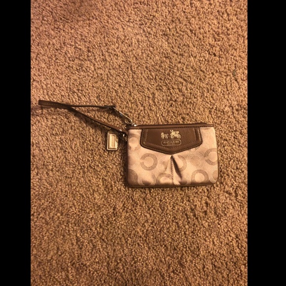 COACH wristlet 🍾 - Picture 6 of 6